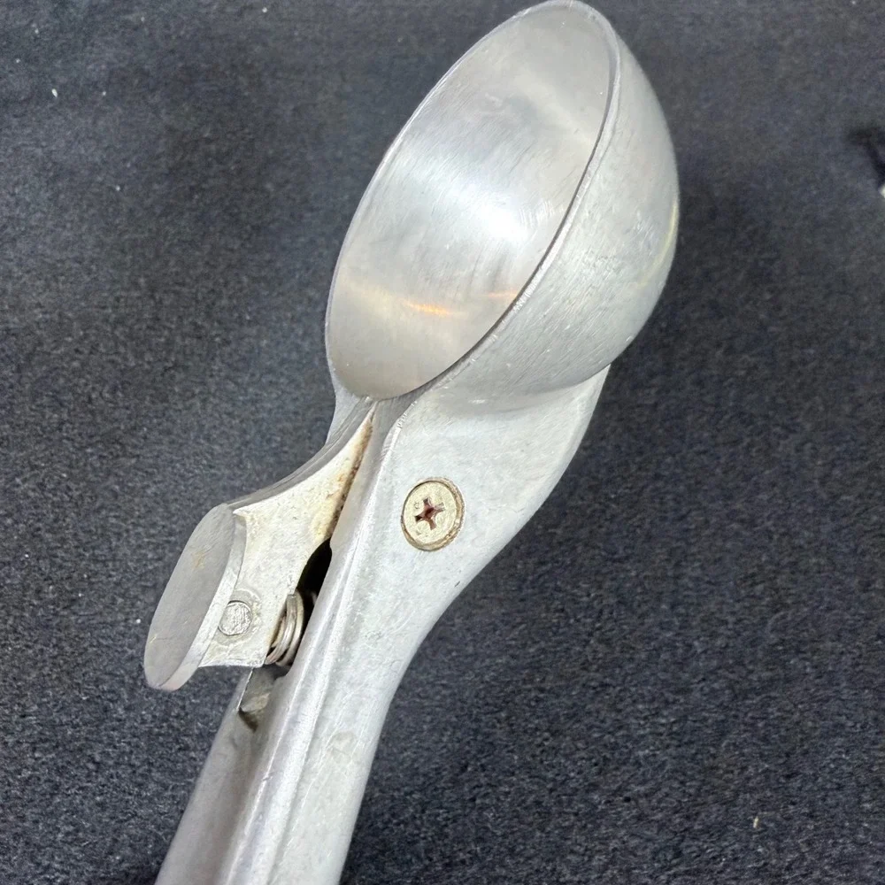 Vintage Aluminum Ice Cream Scoop Thumb Trigger Release Metal Kitchen Tool 8 Inch